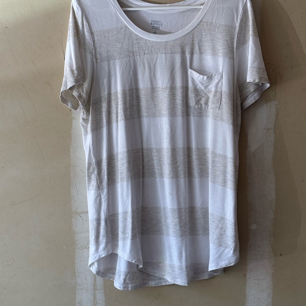 Market & Spruce Light Gray Tee